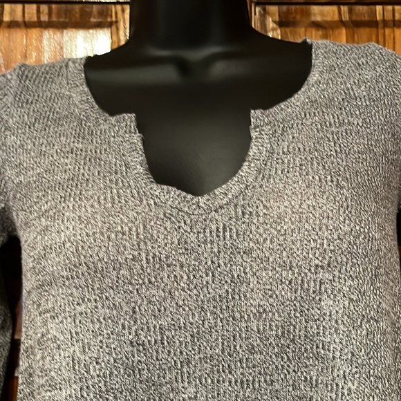 NWOT Hollister Long Sleeve - Picture 3 of 7